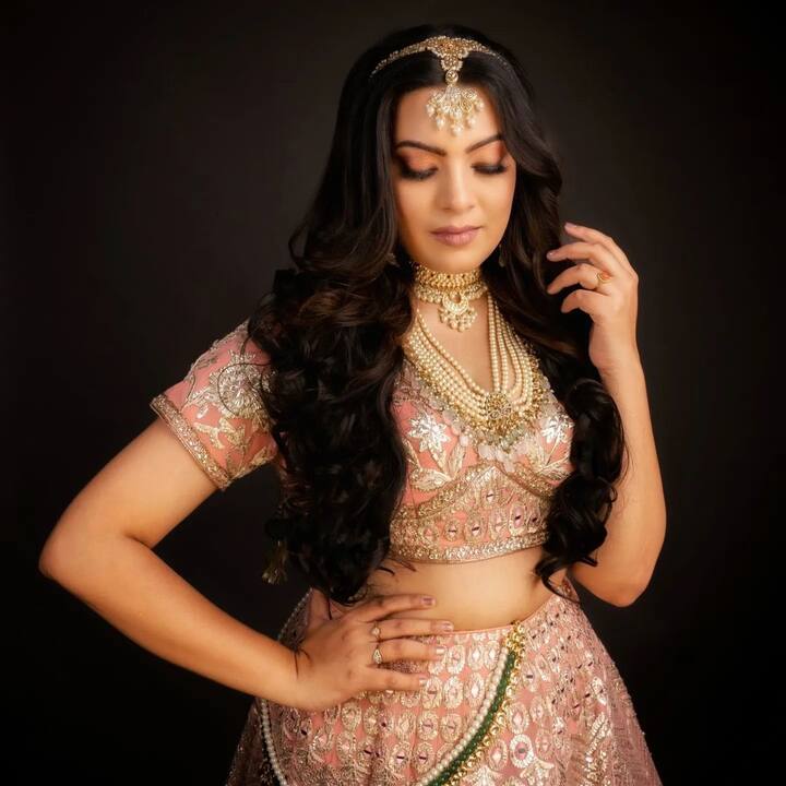 రాజకుమారిలా మెరిసిపోతుంది మరెవరో కాదు సింగర్ గీతామాధురి.  Image credit: GeethaMaduri/Instagram