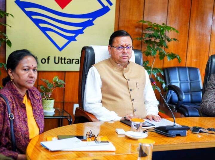 uttarakhand CM Dhami holds meeting for effective control of covid 19 orders for booster dose ann Corona Update: उत्तराखंड में कोविड पर प्रभावी नियंत्रण के लिए सीएम धामी ने की बैठक, बूस्टर डोज के लिए दिया आदेश