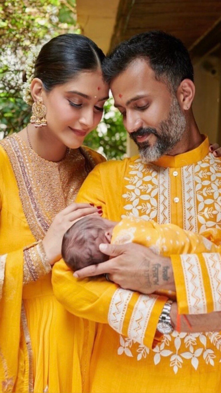 சோனம் கபூர் - ஆனந்த் அஹுஜாவை ஆகஸ்ட் 20 ஆம் தேதி குழந்தை பிறந்தது.குழந்தைக்கு வாயு என பெயர் சூட்டியுள்ளனர்