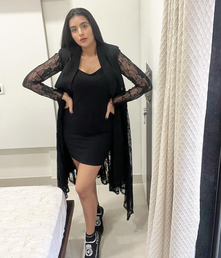 चारु कहती हैं कि अब लोग उन्हें शेप में वापस आने को लेकर बधाी देते हैं, ऐसे में वो बहुत ही ज्यादा कॉन्फिडेंट महसूस करती हैं. साथ ही एक्ट्रेस ने कहा कि वो अपने अपकमिंग प्रोजेक्ट को लेकर काफी खुश हैं.  (Photo Credit- Instagram)