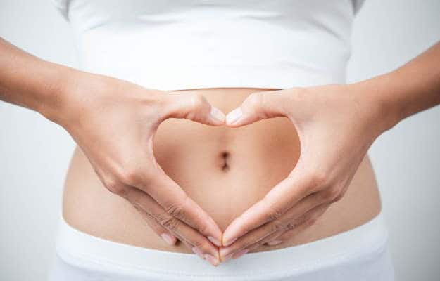 सर्दियों में अक्सर पाचन तंत्र गड़बड़ा जाता है ऐसे में शरीफा के सेवन से हम इस समस्या से छुटकारा पा सकते हैं, क्योंकि शरीफा में मौजूद कॉपर और फाइबर पेट के लिए बेहद अच्छा होता है इसे खाने से पाचन से जुड़ी दिक्कतों का सामना नहीं करना पड़ता है.