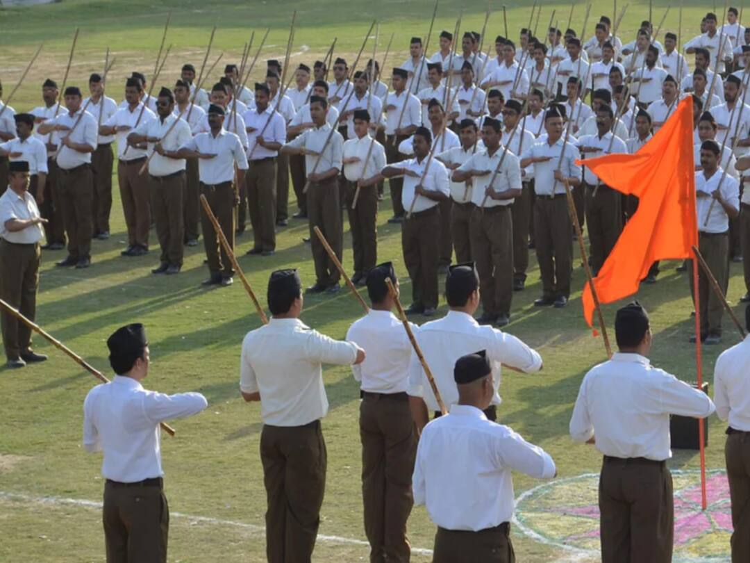 RSS Parade: ஆர்.எஸ்.எஸ் அணிவகுப்பு சுற்றுச்சுவருக்குள்ளா..? தமிழக அரசு பதிலளிக்க ஆணை பிறப்பித்த உயர்நீதிமன்றம்! RSS Parade The Madras High Court has ordered the Tamil Nadu government to respond to the appeal filed by the RSS RSS Parade: ஆர்.எஸ்.எஸ் அணிவகுப்பு சுற்றுச்சுவருக்குள்ளா..? தமிழக அரசு பதிலளிக்க ஆணை பிறப்பித்த உயர்நீதிமன்றம்!