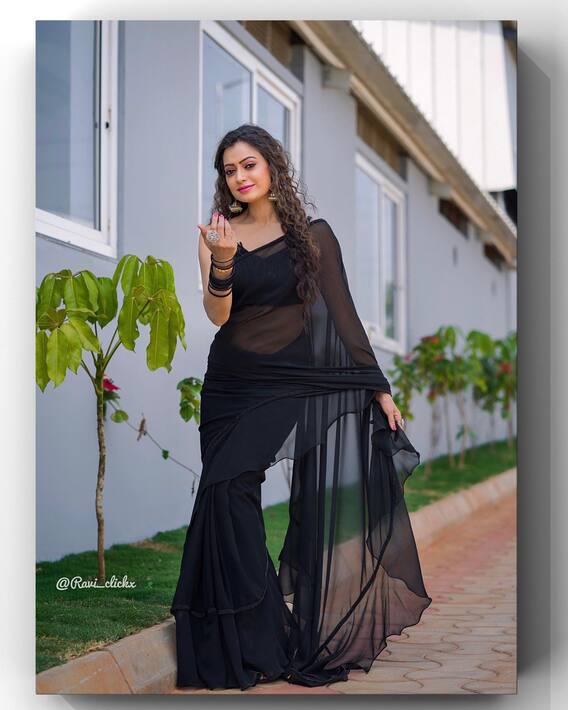Anchor Sowmya Rao: బ్లాక్ శారీలో ఆకట్టుకుంటున్న ‘జబర్దస్త్’ యాంకర్