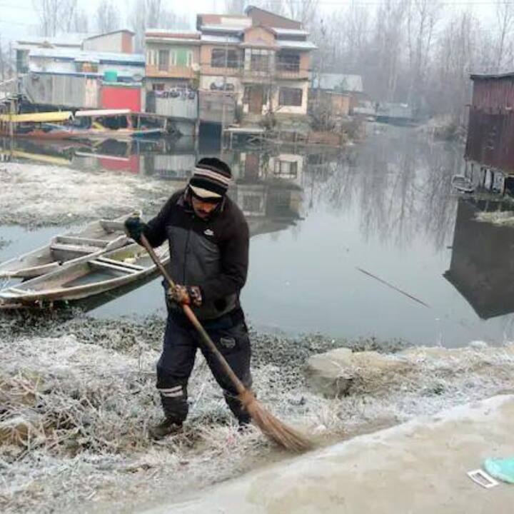 আগামী ৩০ জানুয়ারি শেষ হবে চিল্লা কালান । তবে, তার পরেও ঠান্ডা বিরাজ করে উপত্যকায়। চলবে ২০ দিনের চিল্লাই-খুর্দ ও ১০ দিনের চিল্লাই বাচ্চা।