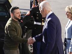 Zelensky US Visit: अमेरिकी राष्ट्रपति के साथ इस जिंदादिली से मिले यूक्रेनी राष्ट्रपति जेलेंस्की, दोनों के बीच दिखी जुगलबंदी, देखें तस्वीरें