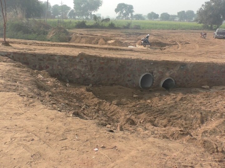 Bharatpur: सीएम का हेलीपैड तैयार करने के लिए MLA की मनमानी, नहर को बंद कर किया पुलिया का निर्माण