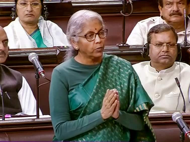 Don’t be harsh in loan recovery: Finance minister nirmala sitharaman to banks Finance Minister On Loan Recovery: கடனை திரும்பப் பெற மோசமாக நடந்து கொள்ளக் கூடாது - நிதியமைச்சர் நிர்மலா சீதாராமன் எச்சரிக்கை