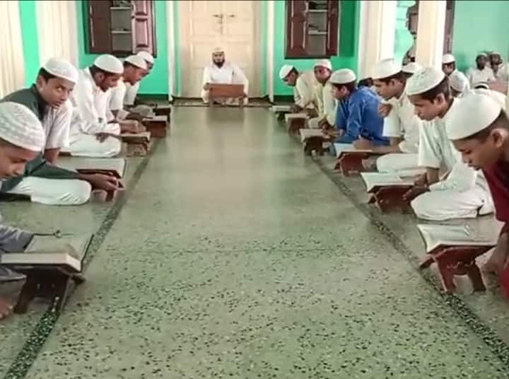 up madrasa board Chairman Iftikhar Ahmed wrote letter to stop investigation of Madrassas ann UP News: यूपी में मदरसों की जांच रोकने के लिए बोर्ड चेयरमैन इफ्तिखार अहमद ने लिखा पत्र, सरकार से की ये मांग