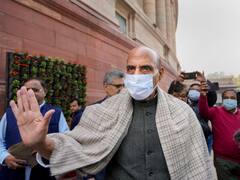 Covid In India: पार्लियामेंट में पीएम से लेकर सांसद तक सभी ने पहना मास्क, देखें तस्वीरें