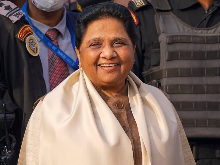 UP Nagar Nikay Chunav 2022 BSP Chief Mayawati try to break BJP vote bank through Vishwanath Pal UP Politics: बीजेपी के वोट बैंक पर बसपा की निगाह, पार्टी ने इस फैसले के जरिए चला बड़ा दांव