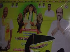 బాబు పర్యటన కోసం బొబ్బిలిలో ఫ్లెక్సీల ఏర్పాటు - చించేసిన దుండగులు