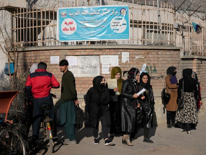 'पुरुषों से मेलजोल रोकने के लिए...', तालिबान ने बताया क्यों लड़कियों की यूनिवर्सिटी एजुकेशन पर लगाई रोक