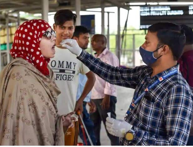 India is Safe with fourth wave of Corona indian Covid19 Vaccination booster dose Covid-19 : ਦੁਨੀਆ 'ਚ ਕੋਰੋਨਾ ਨੇ ਫ਼ਿਰ ਮਚਾਈ ਤਬਾਹੀ , ਕੀ ਭਾਰਤ 'ਤੇ ਮੰਡਰਾ ਰਿਹਾ ਕੋਈ ਨਵਾਂ ਖ਼ਤਰਾ ? ਜਾਣੋ