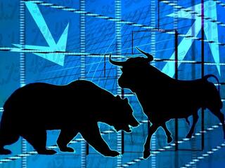 Share Market: இன்று காலை ஏற்றத்துடன் தொடங்கிய இந்திய பங்குச்சந்தை..! லாபத்தில் எஸ்.பி.ஐ., ஐ.சி.ஐ.சி.ஐ. வங்கி பங்குகள்...
