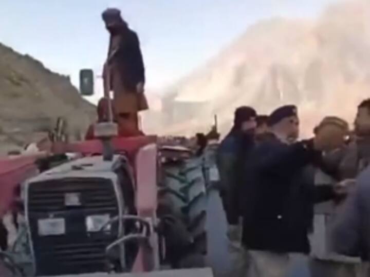 Gilgit Baltistan Pakistan Army Viral video Anger erupted Pakistani army in Gilgit Baltistan वायरल वीडियो में दावा- गिलगित बाल्टिस्तान में पाकिस्तानी सेना पर फूटा गुस्सा, लोगों ने कहा- तुम्हारे बाप की जमीन नहीं