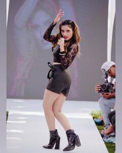 Shannon Glamorous PICS: रियल लाइफ में बेहद ग्लैमरस हैं कुमार शानू की बेटी शैनन, एक-एक तस्वीर में ढाती हैं कयामत