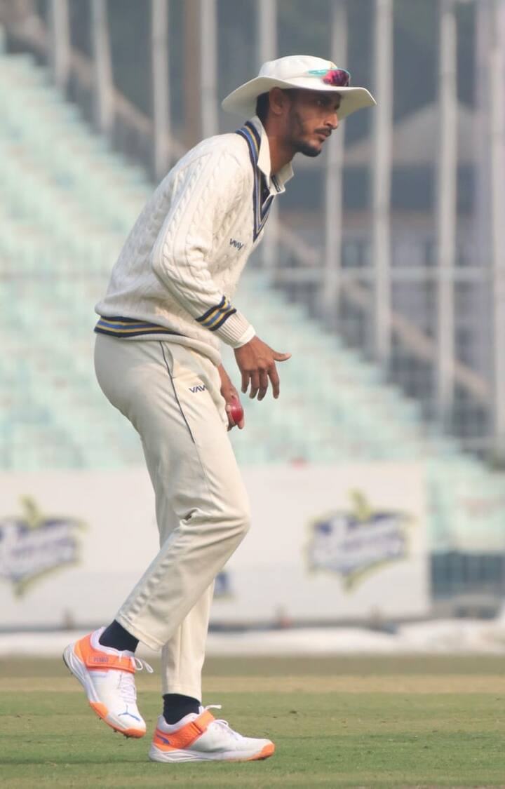 সব মিলিয়ে হিমাচল প্রদেশের বিরুদ্ধে রঞ্জি ট্রফির ম্যাচের দ্বিতীয় দিনই বাংলা শিবিরে জয়ের স্বপ্ন।