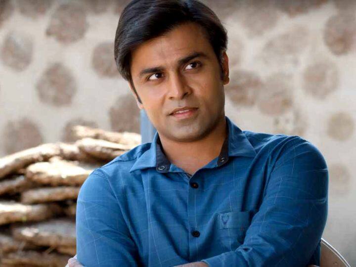 अमेजन प्राइम वीडियो की वेब सीरीज 'पंचायत सीजन 2' के लिए एक्टर जितेंद्र कुमार को बेस्ट एक्टर कॉमेडी क्रिटिक्स मेल के अवॉर्ड से नवाजा गया है.