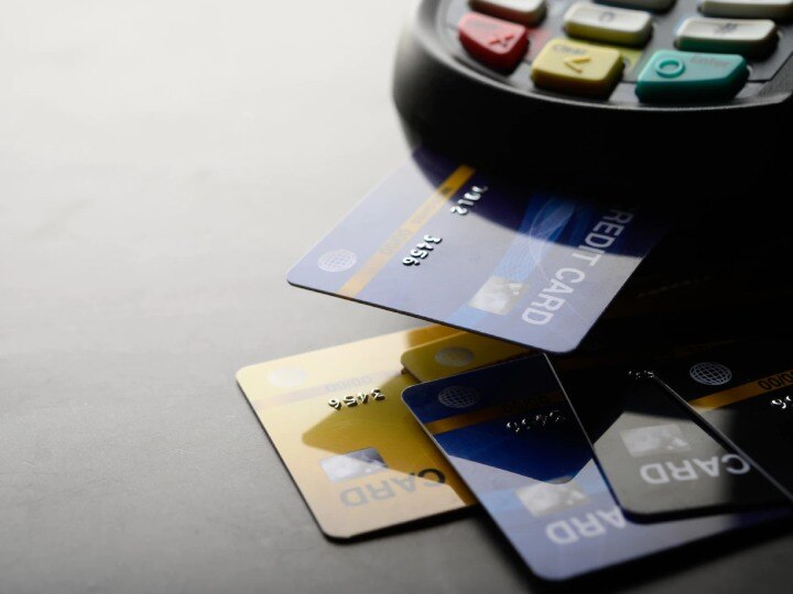 Credit Card: सिर्फ कम सैलरी ही नहीं, इन वजहों से भी नहीं बनेगा आपका क्रेडिट कार्ड