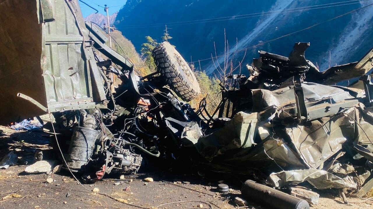 Sikkim Accident: சிக்கிம் :  பெரும் சோகம்..சாலை விபத்தில் ராணுவ வீரர்கள் 16 பேர் உயிரிழப்பு