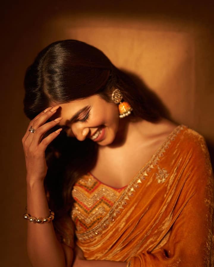 మాళవిక మోహనన్ అందమైన ఫోటోలు. Image Credit:Malavika Mohanan/Instagram