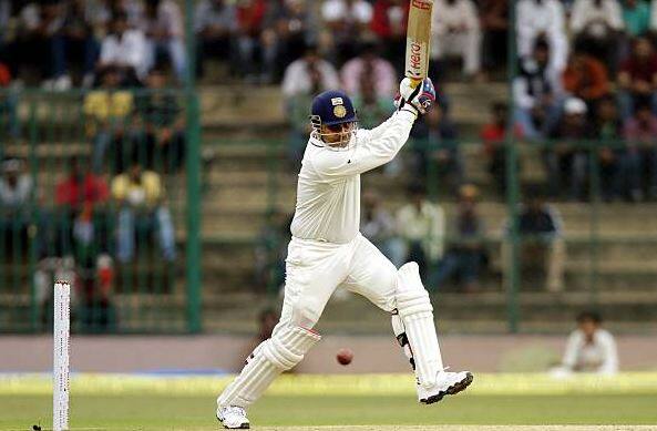 વીરેન્દ્ર સહેવાગ 104 ટેસ્ટમાં 8586 રન બનાવવાની સાથે લિસ્ટમાં પાંચમાં ક્રમે છે.