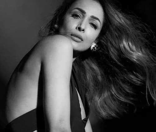 ઉલ્લેખનીય છે કે, અભિનેત્રી મલાઈકા હાલ OTT હોટસ્ટાર પર તેના શો 'મૂવિંગ ઈન વિથ મલાઈકા'ને લઈને ચર્ચામાં છે, જ્યાં અત્યાર સુધી એનક સ્ટાર્સ તેમાં ભાગ લઈ ચુક્યા છે.