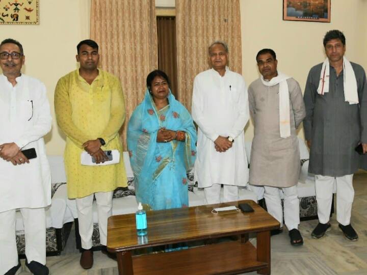 Dholpur MLA Shobharani Kushwah Praised CM Ashok Gehlot Rajasthan ANN Rajasthan politics: विधायक शोभारानी कुशवाह ने की सीएम गहलोत की तारीफ, कहा- फिर बनें राजस्थान के मुख्यमंत्री