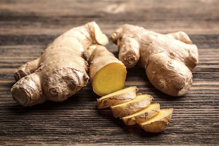 Health Tips: Know the disadvantage Of eating ginger more details here Health Tips: Alert ! વધારે ફાયદાના ચક્કરમાં ક્યાંક તમે પણ નથી કરતાં ને આદુનું આ રીતે સેવન, થઈ શકે છે આ નુકસાન