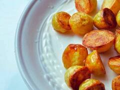तवे पर आराम से बना सकते हैं रोस्टेड बेबी पोटैटो रेसिपी, ओवन जैसा मिलेगा स्वाद