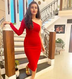 Charu Asopa Photos: बॉडी शेमिंग के बीच चारु असोपा ने शेयर की रेड बॉडीकोन ड्रेस में खूबसूरत तस्वीरें, फ्लॉन्ट किया परफेक्ट फिगर