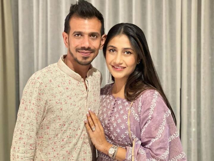 भारतीय टीम के स्टार स्पिनर युजवेंद्र चहल और उनकी पत्नी धनश्री वर्मा ने 22 दिसंबर को अपनी शादी की दूसरी सालगिरह सेलिब्रेट किया. इस मौके पर दोनों ने अपने सोशल मीडिया अकाउंट्स से एक दूसरे के साथ फोटोज शेयर की.