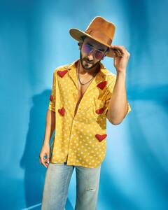 Ranveer Singh Look: रणवीर सिंह की तरह आपको भी चाहिए डैशिंग लुक, तो एक्टर के इन लुक्स से लें इंस्पिरेशन