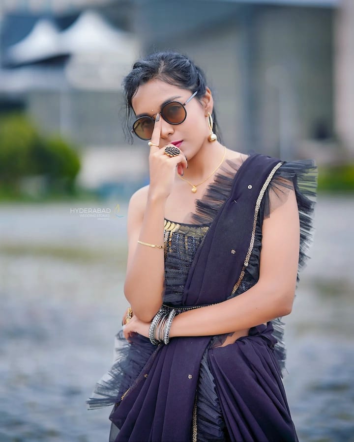 సోషల్ మీడియాలో యాక్టివ్గా ఉండే పూజిత..ఎప్పటికప్పుడు పిక్స్ షేర్ చేస్తుంటుంది