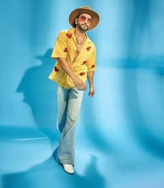Ranveer Singh Look: ਰਣਵੀਰ ਸਿੰਘ ਵਾਂਗ ਤੁਸੀਂ ਵੀ ਚਾਹੁੰਦੇ ਹੋ ਡੈਸ਼ਿੰਗ ਲੁੱਕ, ਤਾਂ ਐਕਟਰ ਦੇ ਇਨ੍ਹਾਂ ਲੁੱਕ ਤੋਂ ਲਓ ਪ੍ਰੇਰਨਾ