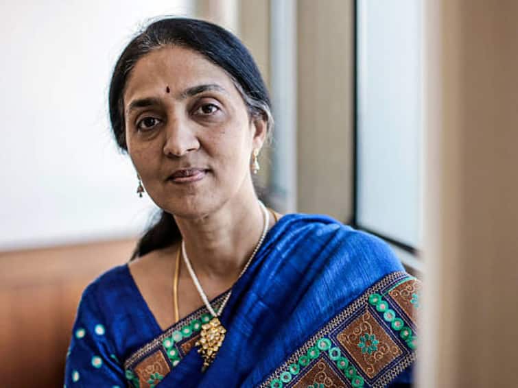 NSE Co-location Scam CBI Files Charge Sheets Against Ex-CEO Chitra Ramkrishna And Ex-Mumbai Police Commissioner NSE Co-location Scam: CBI Files Chargesheet Against Ex-CEO Chitra Ramkrishna, Ex-Mumbai Police Chief