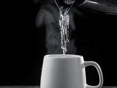 कोरोना के चक्कर में अंधाधुंध गर्म पानी और काढ़ा आपको इन बीमारियों का शिकार न बना दें, ध्यान रखें