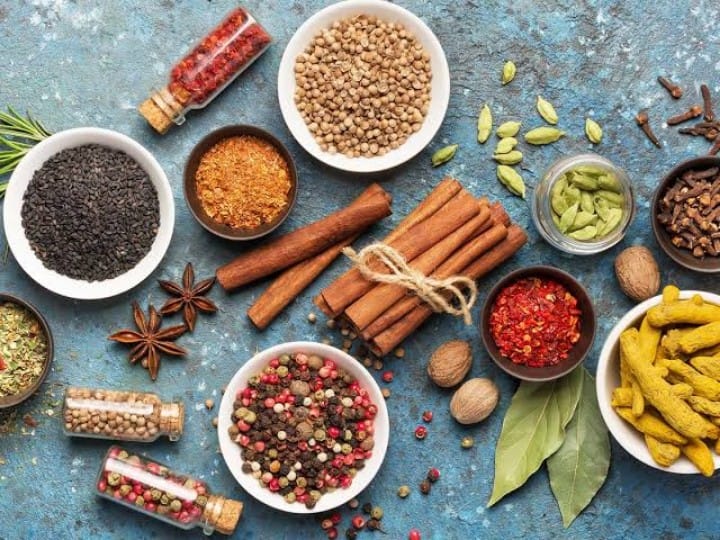 health tips spices for better immunity in winter know benefits Immunity Booster: किचन के ये मसाले आपकी  इम्यूनिटी को करेंगे बूस्ट, डाइट में करें शामिल