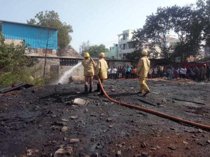 திருச்சி மாநகரில் தீ விபத்தில் ரூ.1¼ கோடி பிளாஸ்டிக் குழாய்கள்  எரிந்து நாசம்