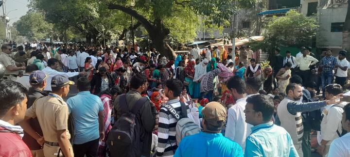 या मागण्यांवर सकारात्मक विचार करु असे आश्वासन यावेळी राज्य सरकारकडून मोर्चेकऱ्यांच्या शिष्टमंडळाला देण्यात आले.