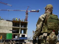 यूक्रेन के मारियुपोल में हजारों कब्रों पर बसाया जा रहा नया रूसी शहर, स्कूल से लेकर बदले सड़कों के नाम