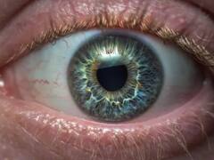 आंखों में दिखे ये लक्षण तो हो जाएं सतर्क, कैंसर के हो सकते हैं लक्षण