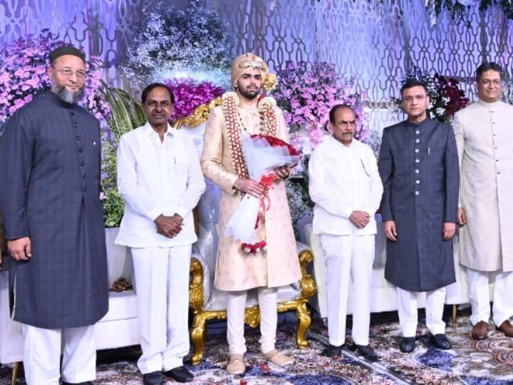 गृह मंत्री महमूद अली, मुख्य सचिव सोमेश कुमार ने बैरिस्टर असदुद्दीन ओवैसी, उनके भाई अकबरुद्दीन ओवैसी और बुरहानुद्दीन ओवैसी को विवाह समारोह की बधाई दी.