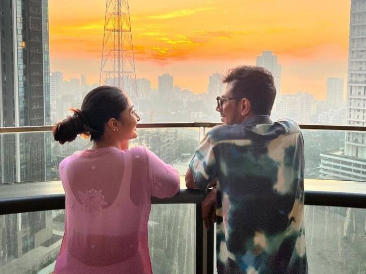 अपने इस तस्वीर के साथ चहल ने धनश्री को शादी की सालगिरह की बधाई भी दी है. उन्होंने इस फोटो के साथ हैप्पी बर्थ डे वाइफी लिखा है.