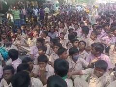 சேலம்: பணியிடை நீக்கம் செய்யப்பட்ட அரசுப்பள்ளி ஆசிரியர்...! போராட்டத்தில் குதித்த மாணவர்கள்! காரணம் என்ன?