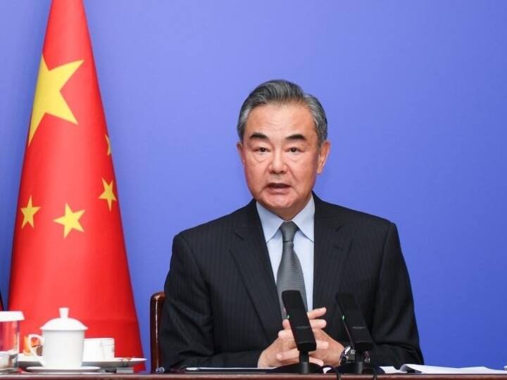China US relations China Foreign Minister Wang Yi warns America says Don't cross your line America China: चीन के विदेश मंत्री की अमेरिका को चेतावनी, बोले- 'अपनी सीमा पार ना करें'