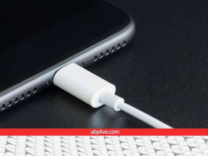 अगर आपका आईफोन थोड़ा पुराना हो चुका है, और समय  पर चार्ज नहीं हो पता है तो यहां बताए गए टिप्स आपके काफी काम आ सकते हैं. आइए इन्हें देखते हैं.