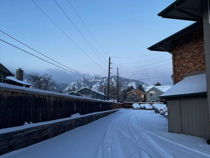 Arctic Blast USA: आर्कटिक ब्लास्ट और BOMB साइक्लोन से सहमा अमेरिका, माइनस 57 तक पहुंच सकता है पारा, 4400 फ्लाइट कैंसिल America shaken by Arctic blast and BOMB cyclone, temperature reach minus 57, 4400 flights canceled Arctic Blast USA: आर्कटिक ब्लास्ट और BOMB साइक्लोन से सहमा अमेरिका, माइनस 57 तक पहुंच सकता है पारा, 4400 फ्लाइट कैंसिल