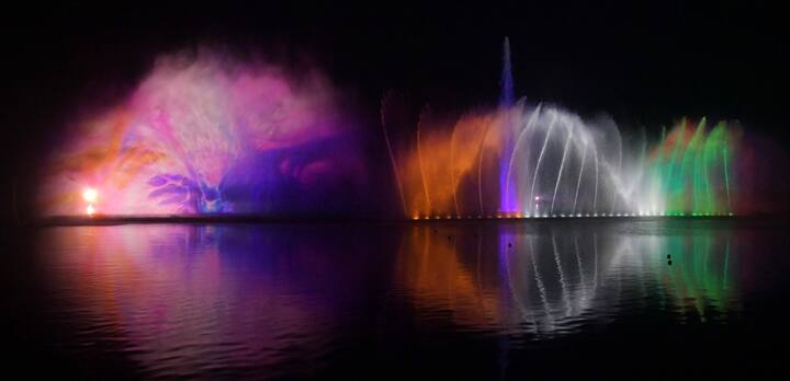 अतिशय अप्रतिम 'फाऊंटन शो' नागपुरात पाहायला मिळाला. स्व. लता मंगेशकर यांचे नाव या 'फाऊंटन शो' ला देण्याचा विशेष आनंद असल्याचे मुख्यमंत्री एकनाथ शिंदे यांनी सांगितले.