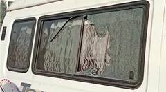 In pics : पुण्यातील वारजे परिसरात धक्कादायक घटना, काही गाड्यांची दोन तरुणांकडून तोडफोड